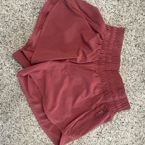 Size 4 lululemon trackers 4”